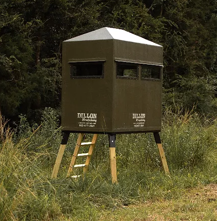 Dillon Manufacturing Fiberglass Classic 4X6 Deer Blind with Door on 6' Side