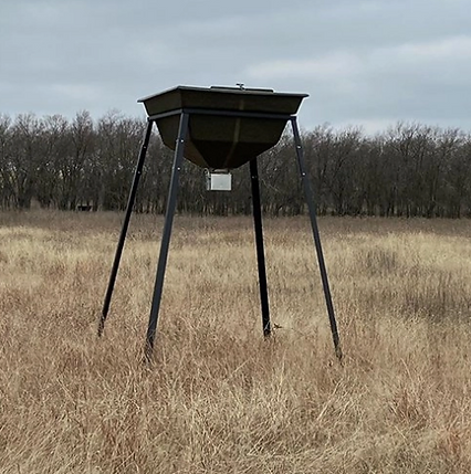 Dillon Manufacturing Fiberglass Feeders